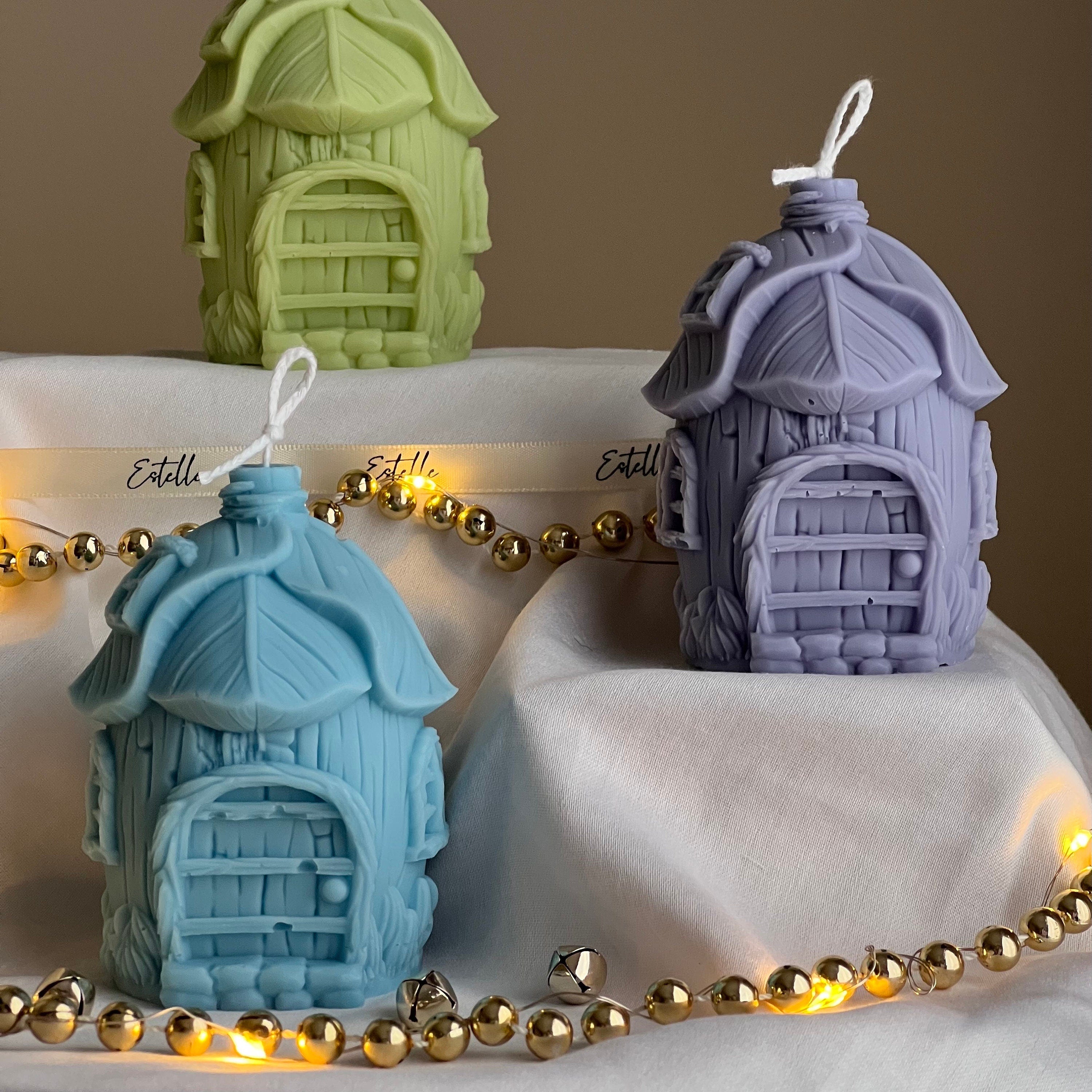 Leaf Christmas House Candle